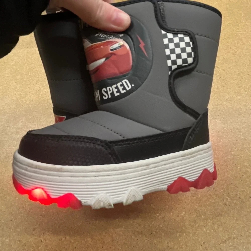 Disney Pixar Cars Lightning McQueen Light Up Snow Boots Kids Size 7